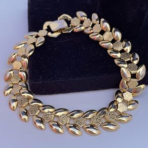 Vintage 18K GOLD Plated Cottage Core Whimsical Fairy Fall Autumn Leaf Bracelet